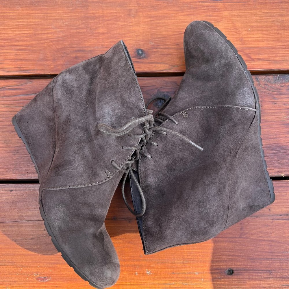Clarks Rosepoint Dew Brown Suede Lace Up Wedge Booties
